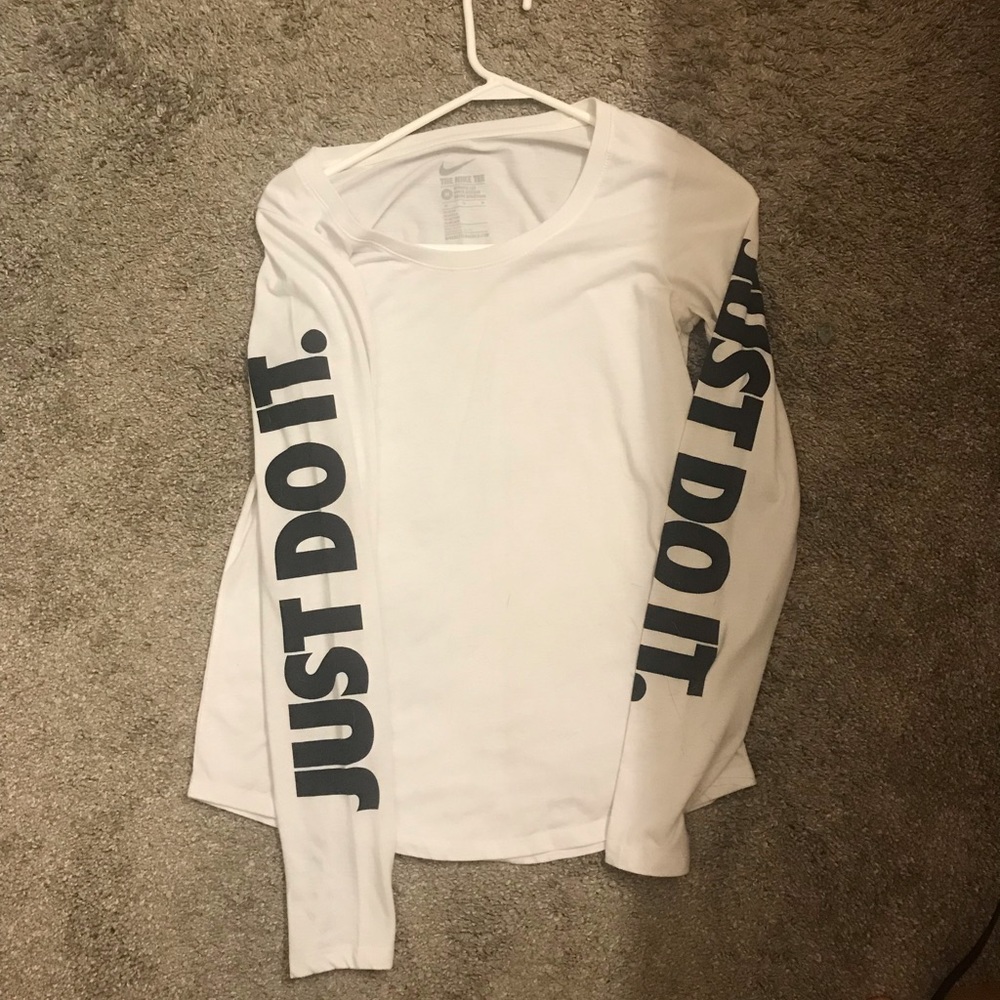 White long sleeve Nike tee